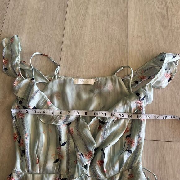 Astro women’s wtap top size xs - Picture 2 of 6